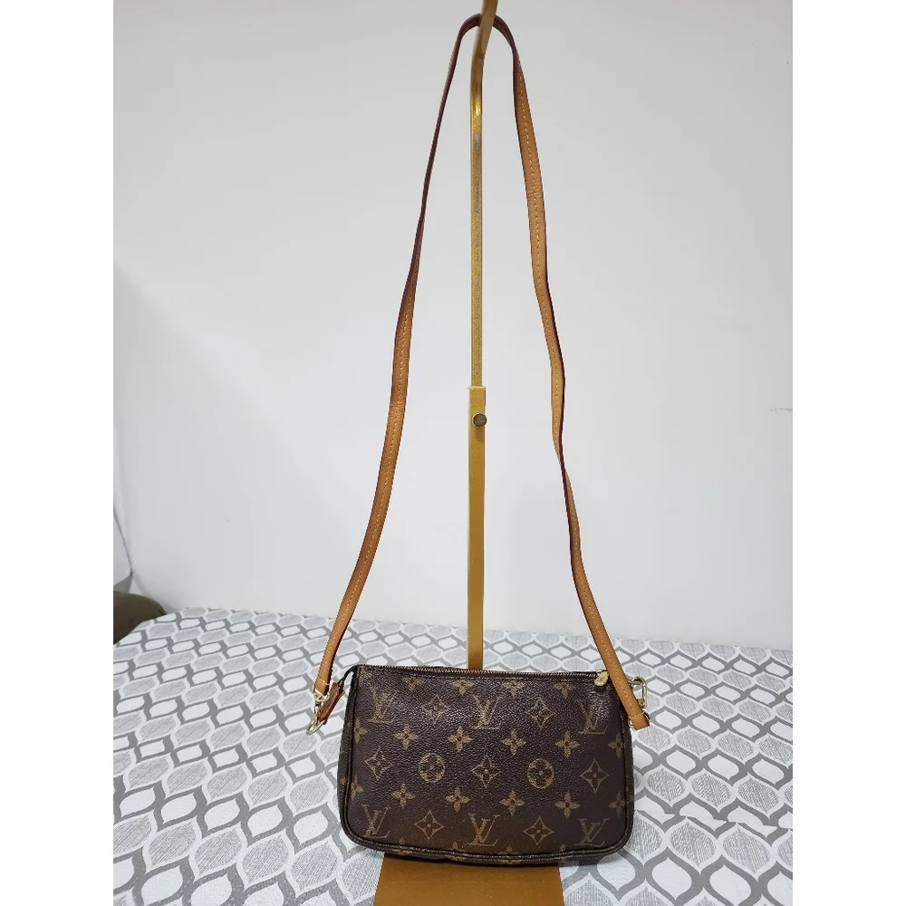 LOUIS VUITTON POCHETTE ACCESSORIES MONOGRAM canvas